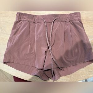 lululemon athletica stroll at sundown short 3 inch in spiced chai